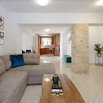 Tatil Evi Private Rooftop Jacuzzi Sea View Walk To