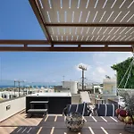 Private Rooftop Jacuzzi Sea View Walk To