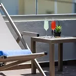 Holiday home Private Rooftop Jacuzzi Sea View Walk To