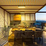 Private Rooftop Jacuzzi Sea View Walk To