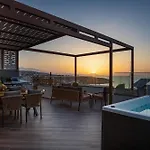 Holiday home Private Rooftop Jacuzzi Sea View Walk To *