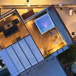 Private Rooftop Jacuzzi Sea View Walk To Holiday home *