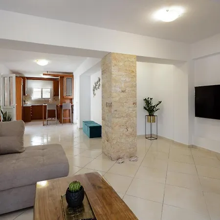 Amaltheia Luxury