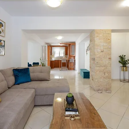 Feriehus Amaltheia Luxury