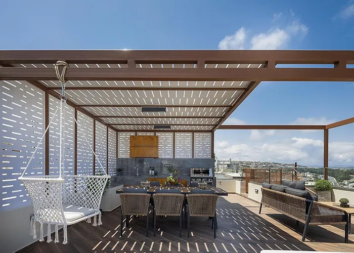 Private Rooftop Jacuzzi Sea View Walk To Feriehus