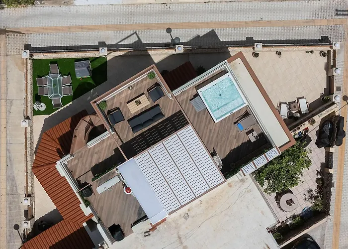 Private Rooftop Jacuzzi Sea View Walk To Feriehus Rethimno