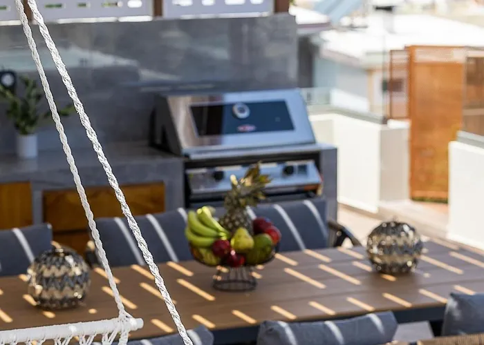 Private Rooftop Jacuzzi Sea View Walk To Rethimno