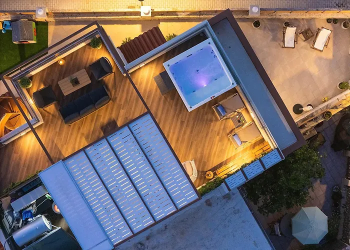 Private Rooftop Jacuzzi Sea View Walk To Feriehus *