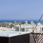 Private Rooftop Jacuzzi Sea View Walk To Semesterbostad