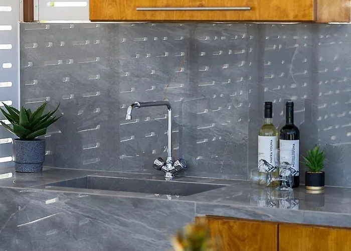 Private Rooftop Jacuzzi Sea View Walk To *